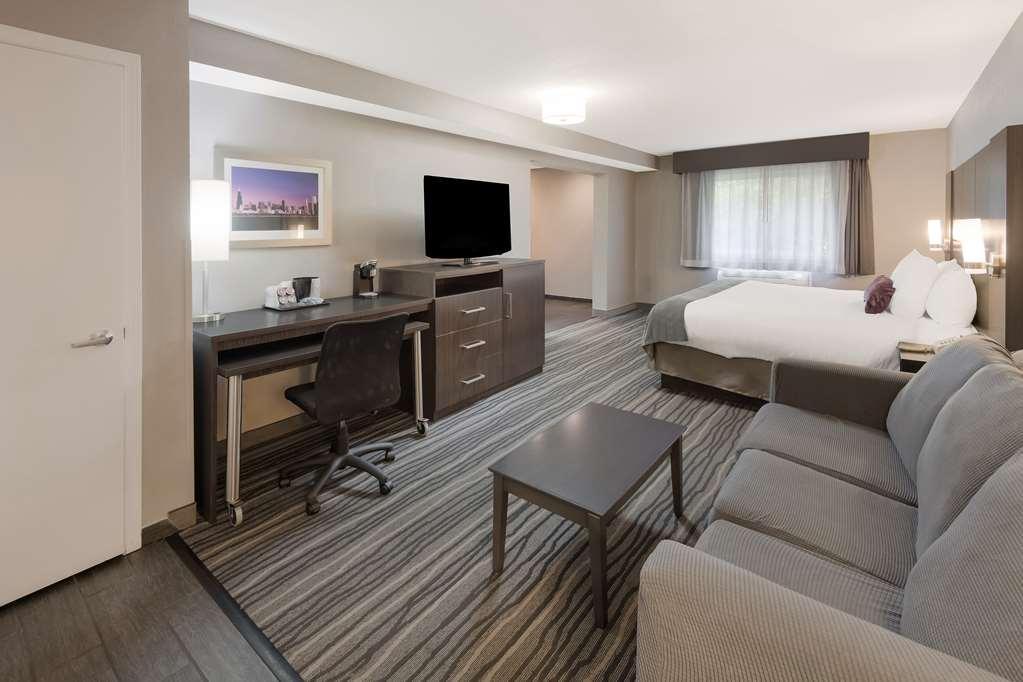 Western Riverside Hotel