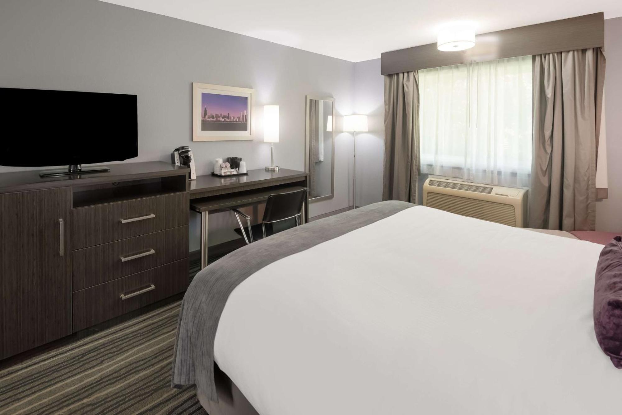Hotel Western Riverside 3*