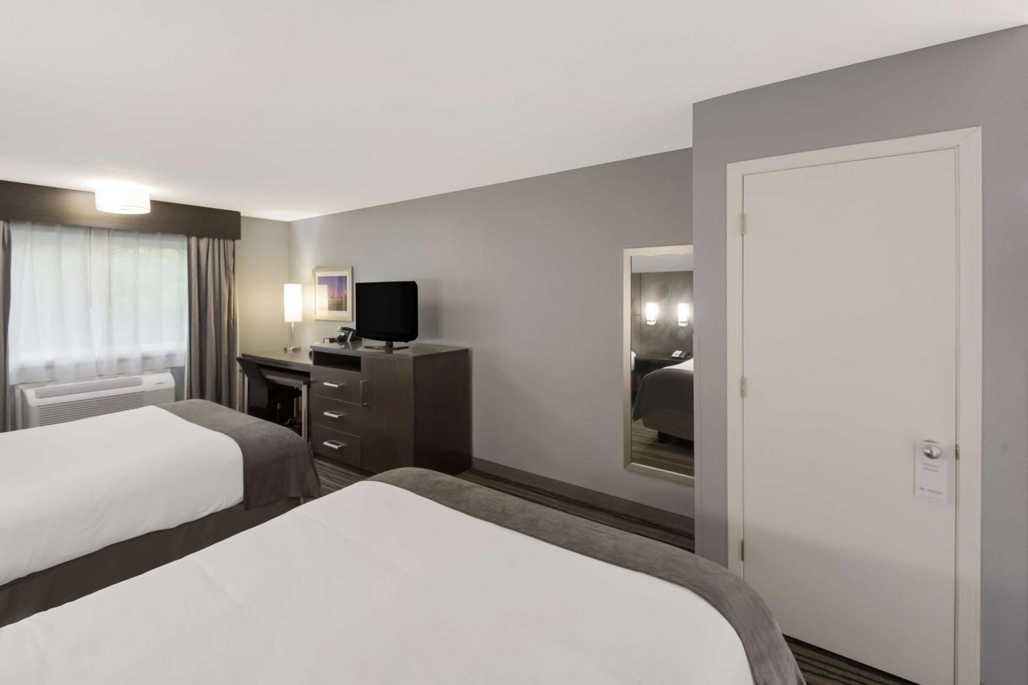 Hotel Western Riverside 3*