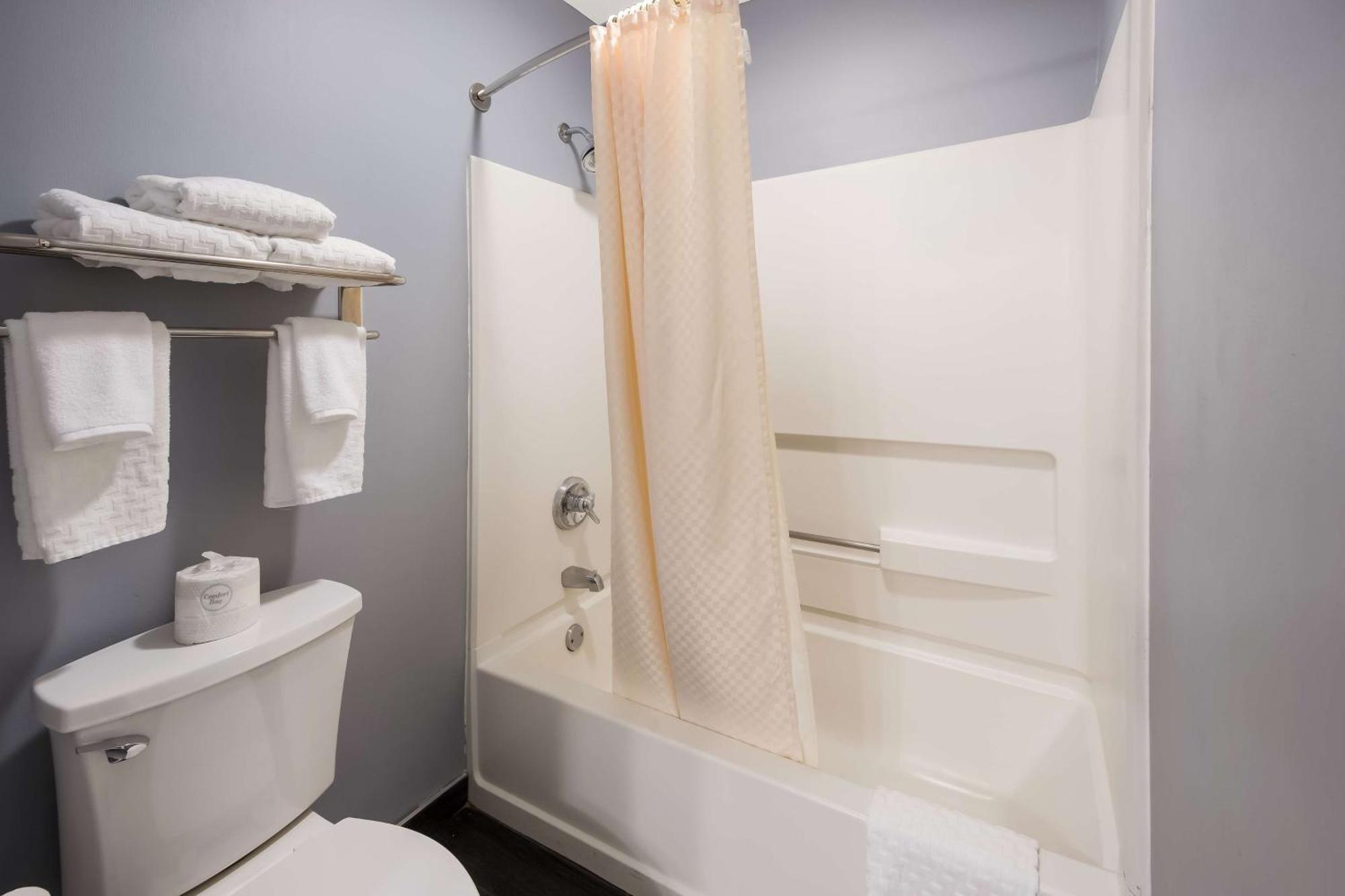 Hotel Western Riverside 3*