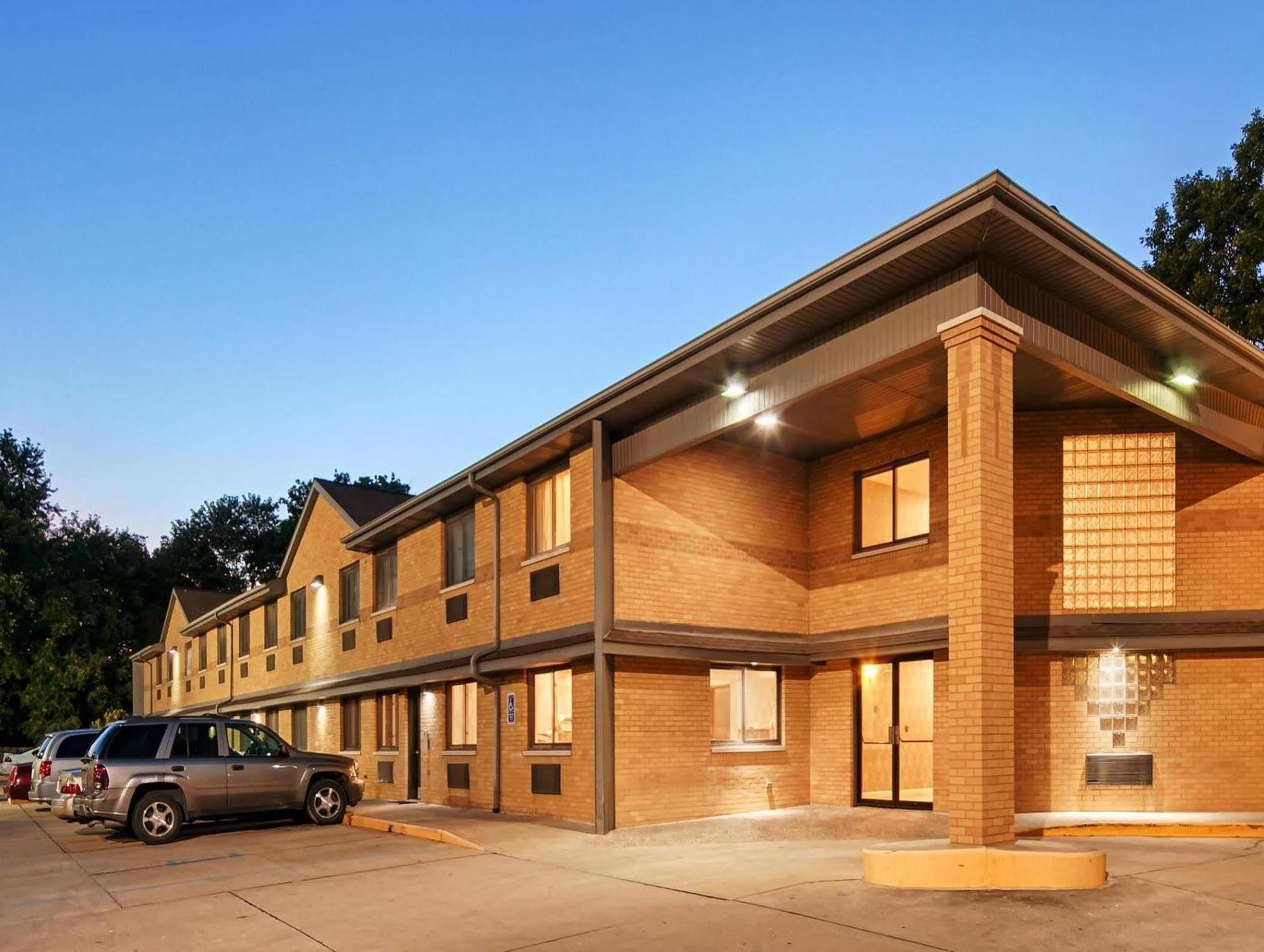 Western Riverside 3*