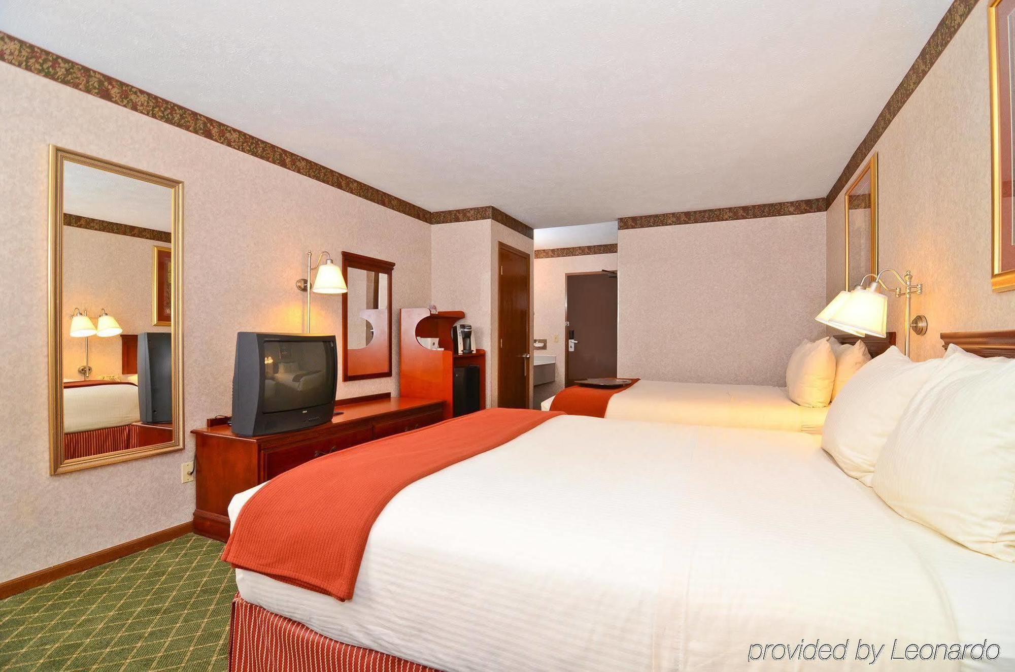 Western Riverside Hotel 3*