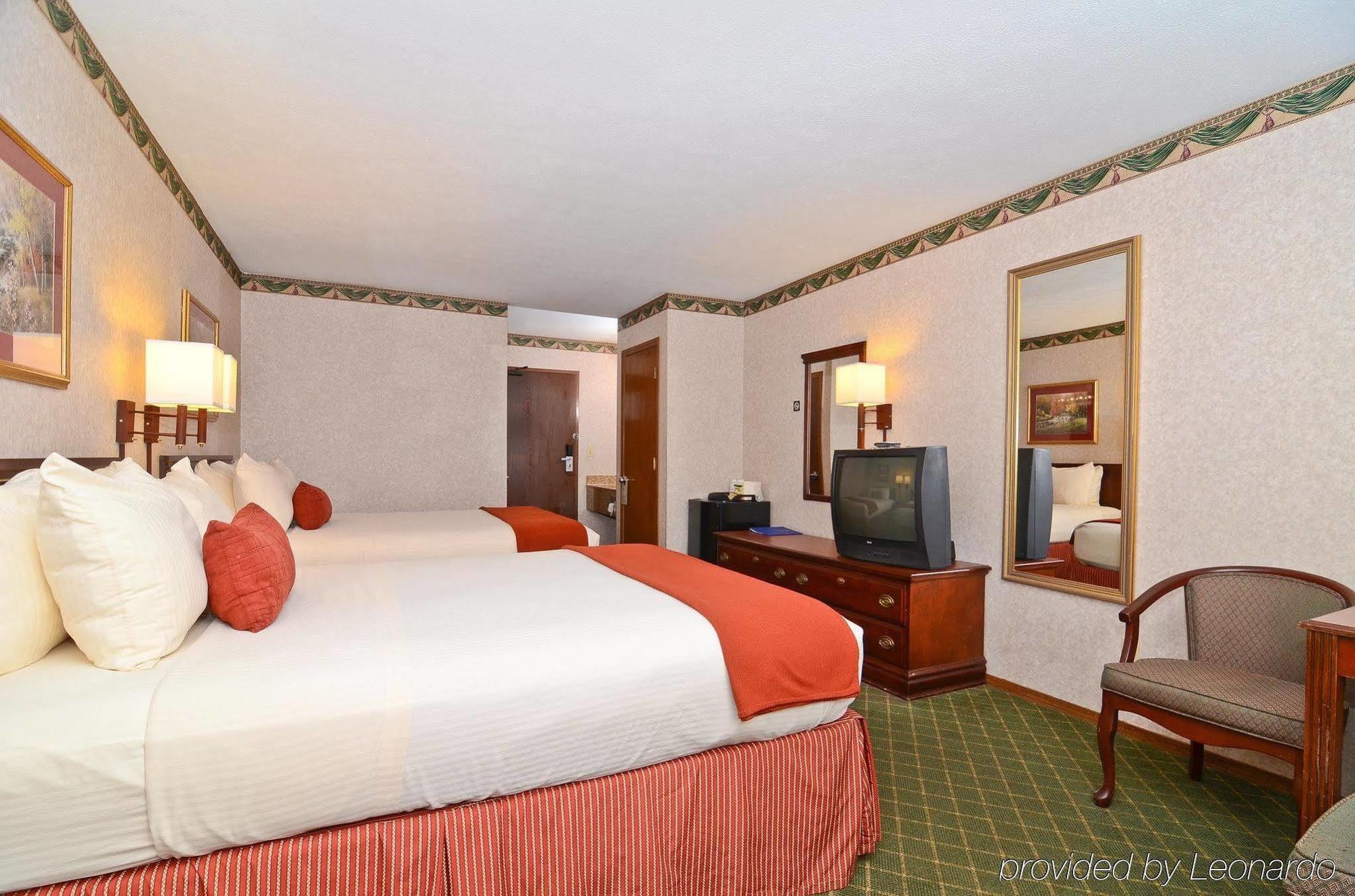 Western Riverside Hotel 3*