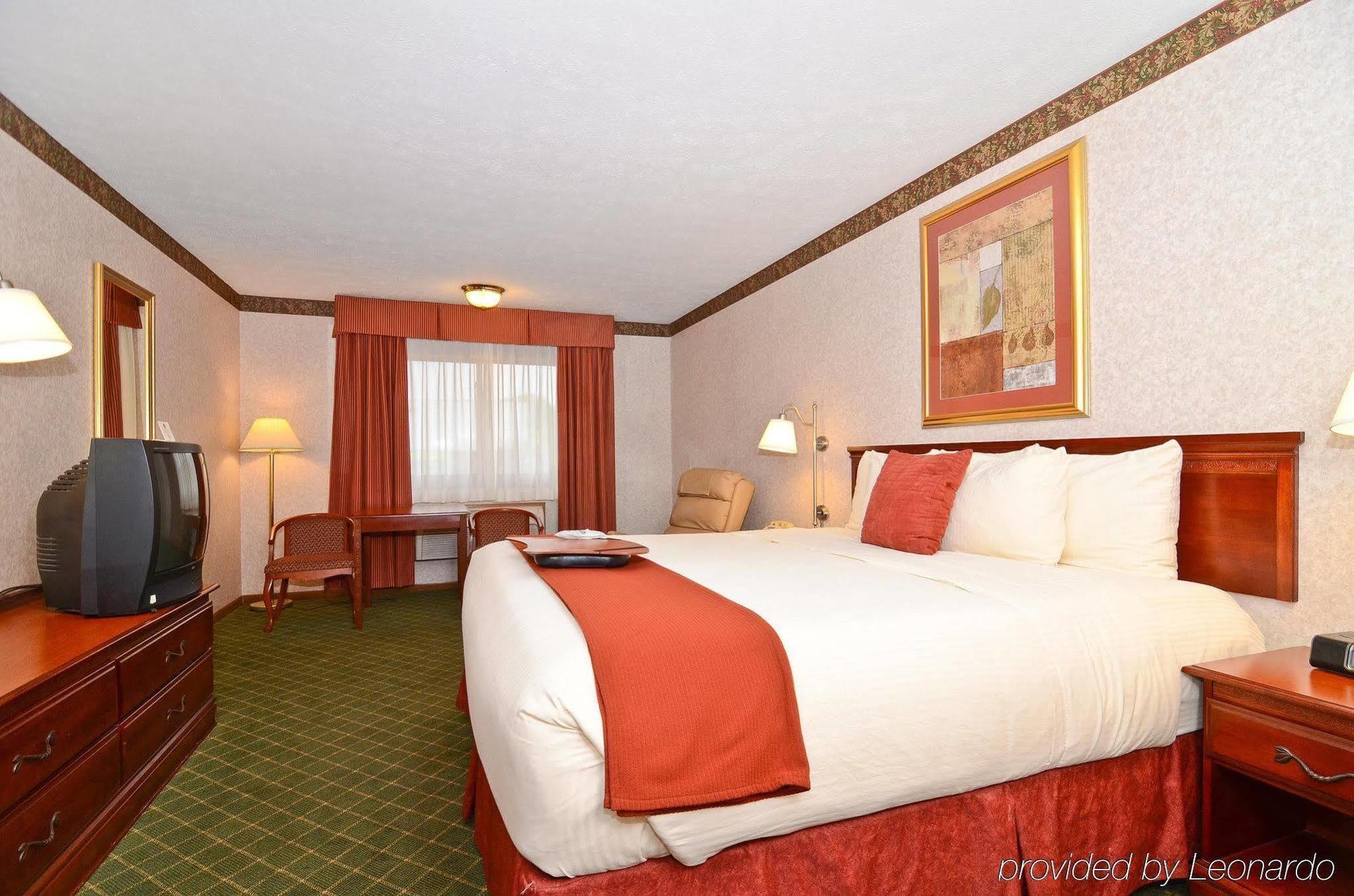 Western Riverside Hotel 3*